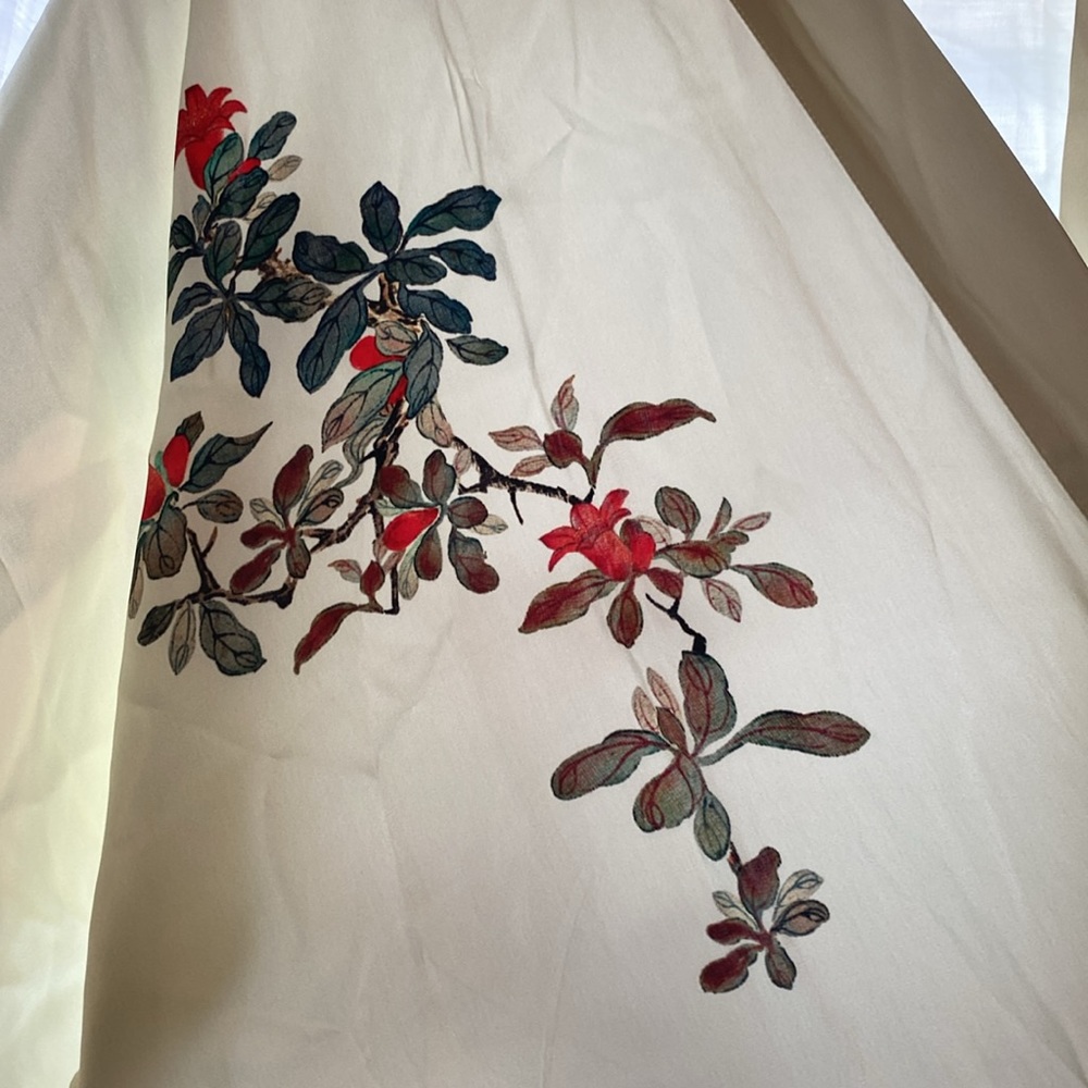Kwedhonjh Silk Robe - Picture 5 of 6